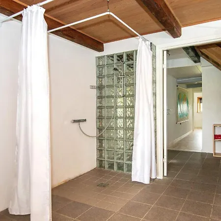 25 Person In Romo-by Traum * Molby